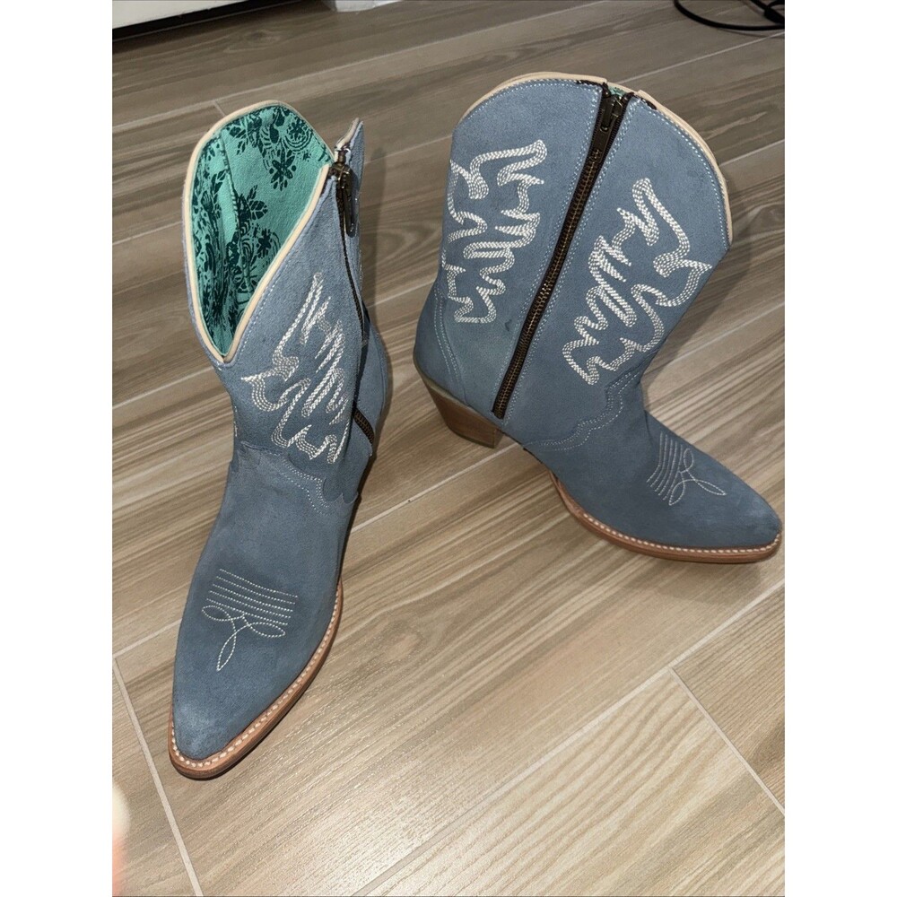 Corral womens boots Light Steel Blue Embroidered Bootie Suede Size 11